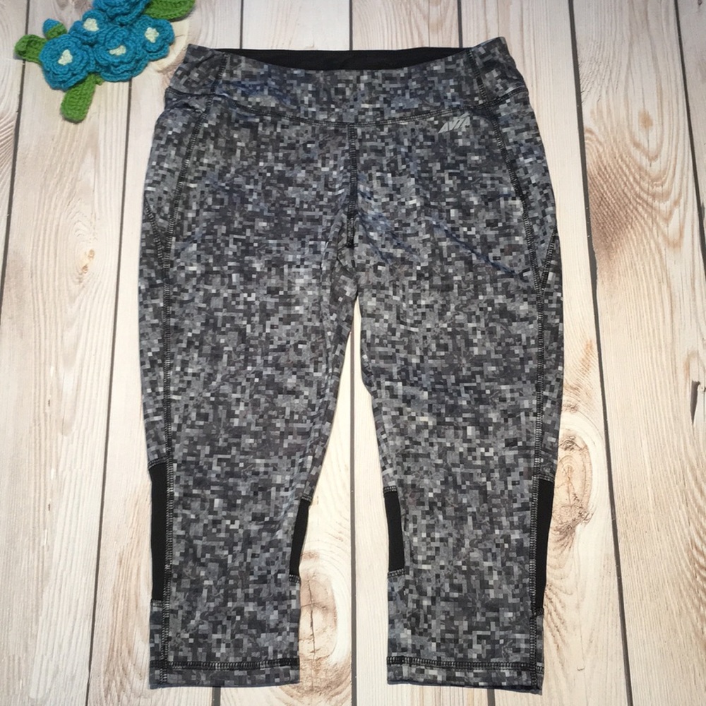 Avia women’s athletic capri leggings